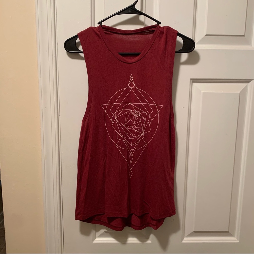 Red geometric rose design tank